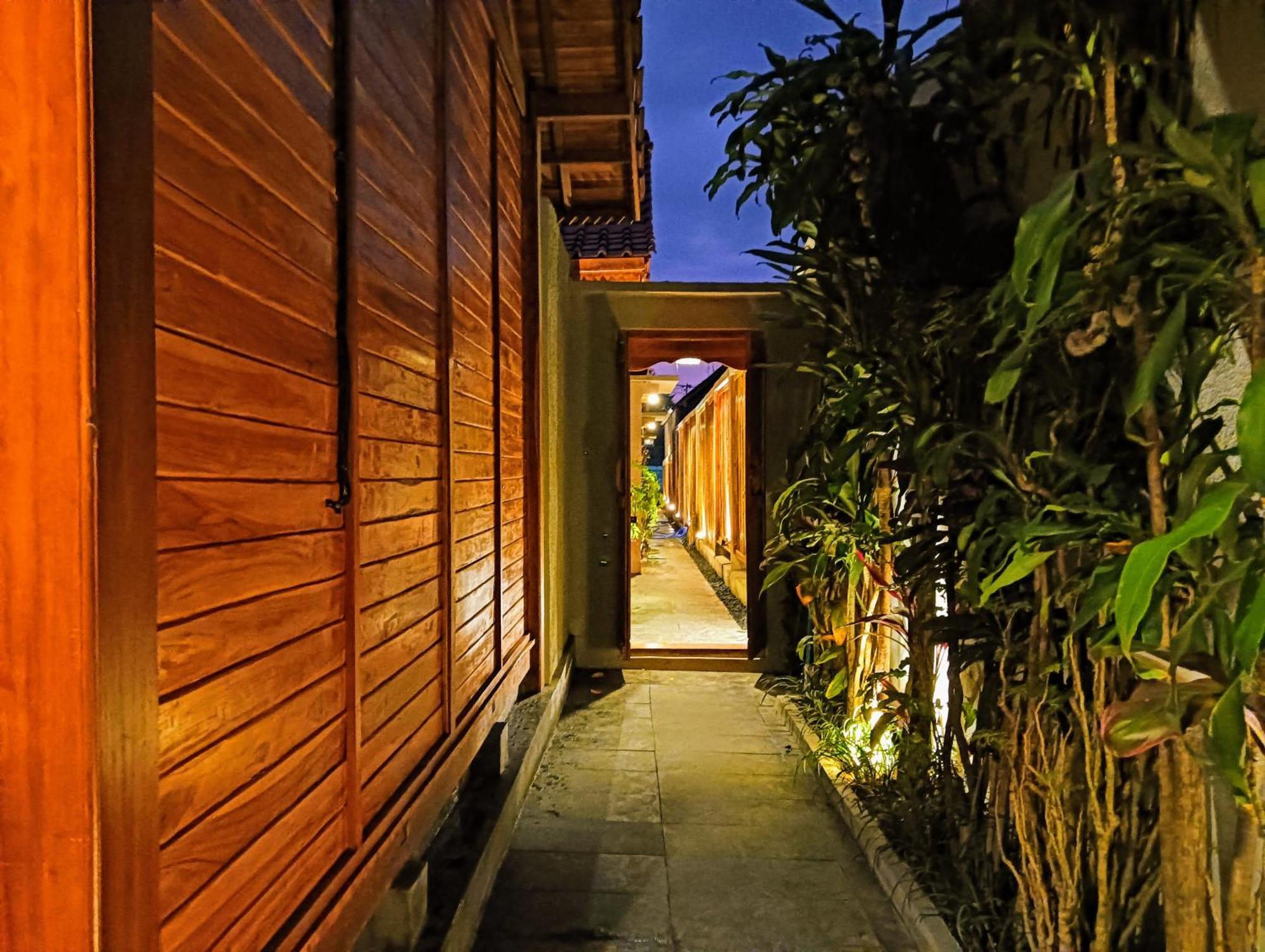 Ngesil Private Joglo & Pool Hotel อูบุด ภายนอก รูปภาพ