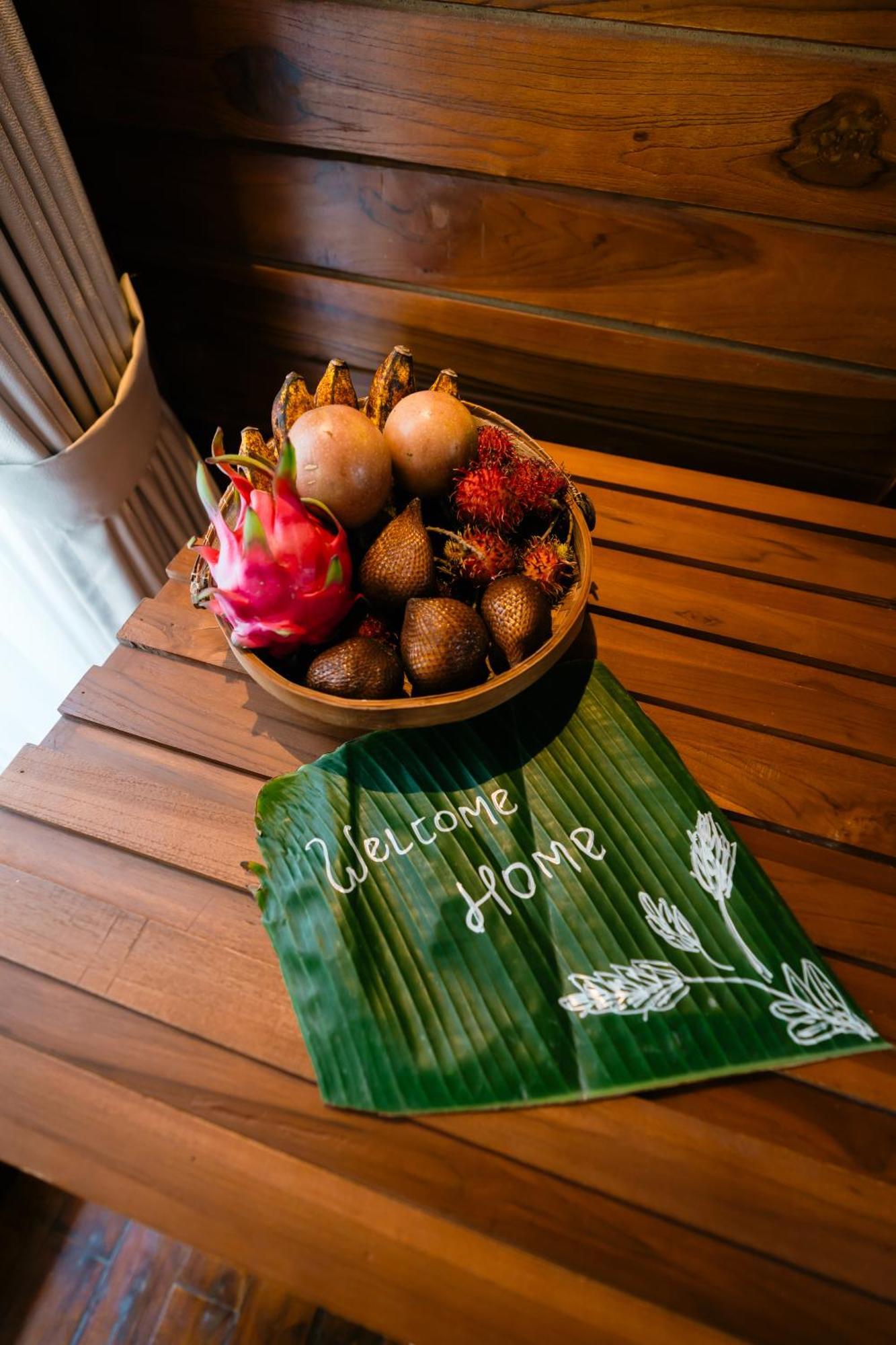 Ngesil Private Joglo & Pool Hotel อูบุด ภายนอก รูปภาพ