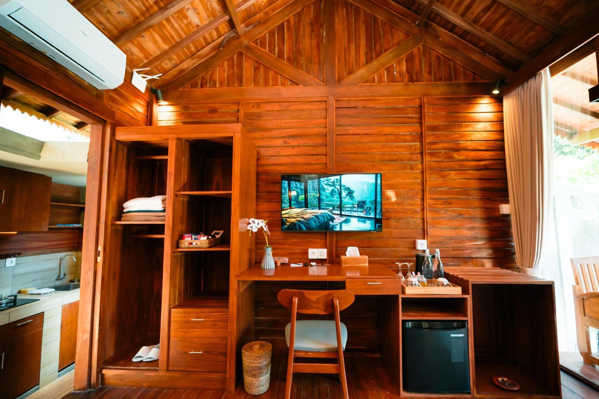 Ngesil Private Joglo & Pool Hotel อูบุด ภายนอก รูปภาพ