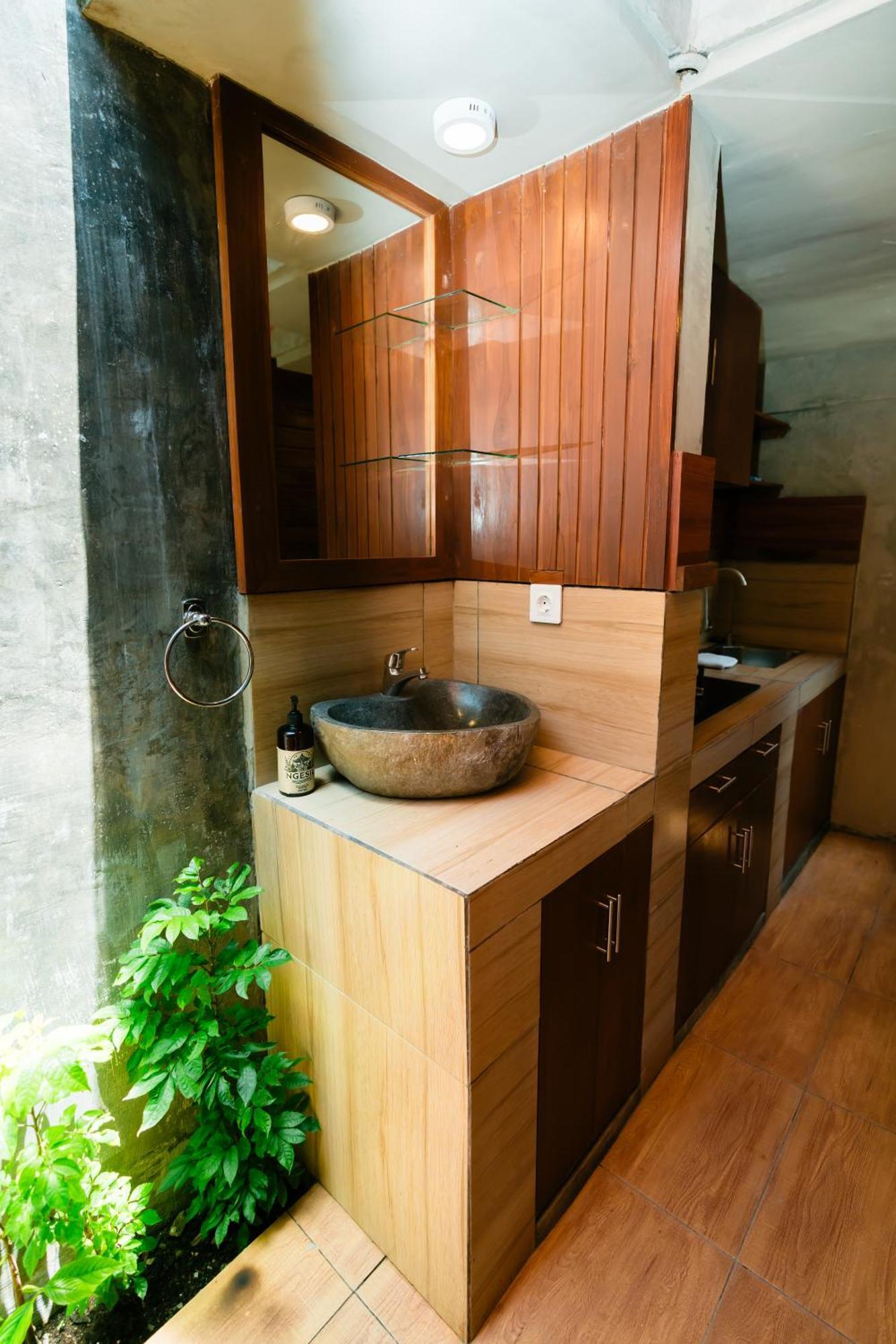 Ngesil Private Joglo & Pool Hotel อูบุด ภายนอก รูปภาพ