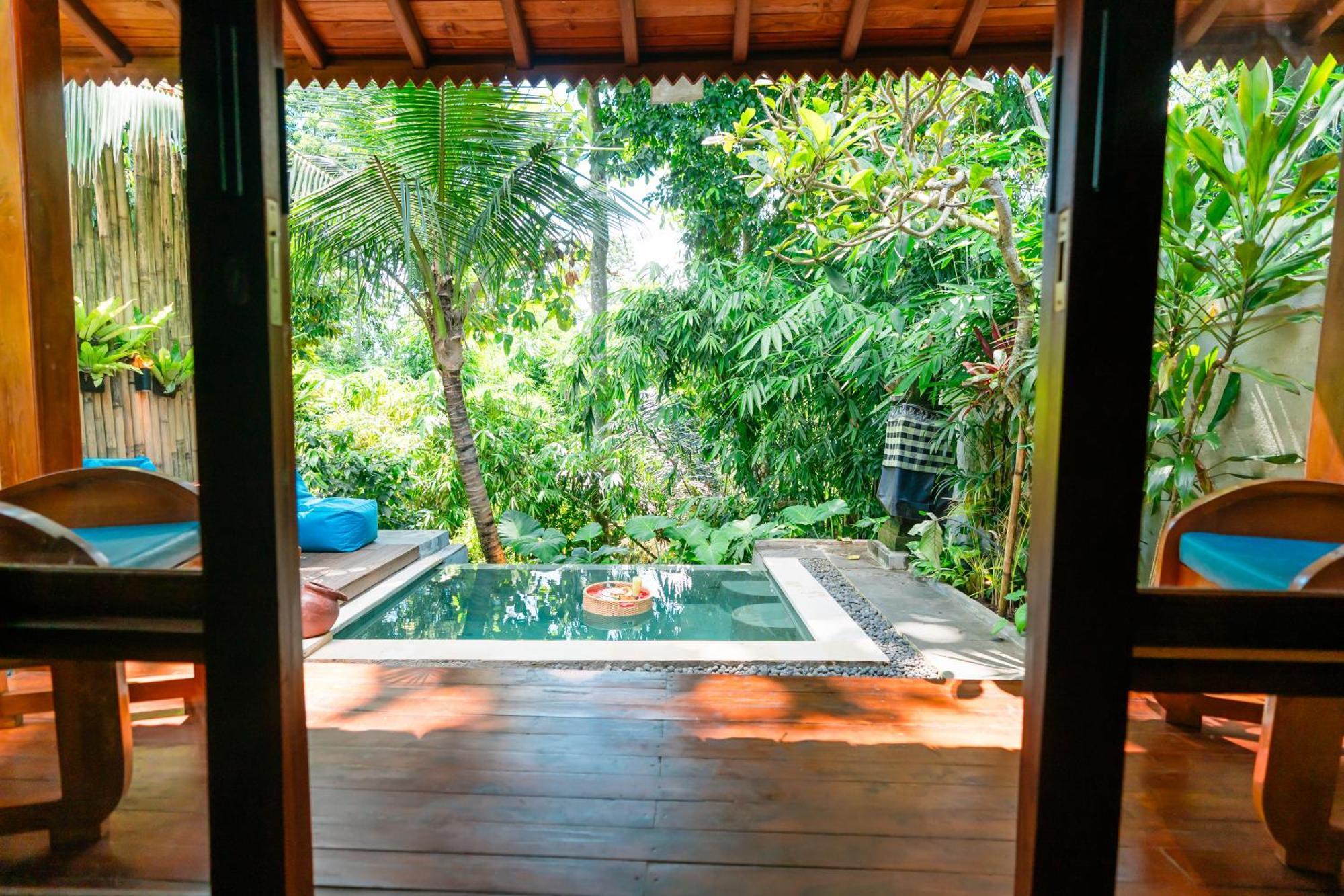 Ngesil Private Joglo & Pool Hotel อูบุด ภายนอก รูปภาพ